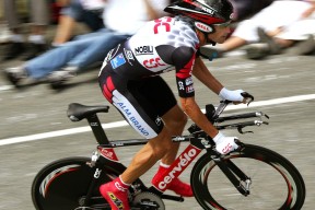 科维托娃爆冷击败勇士，回归赛场引爆全场！