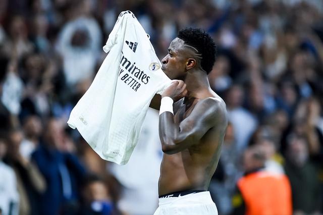  姆巴佩连续十场比赛得分超过比分优势明显，IG挑战极限！