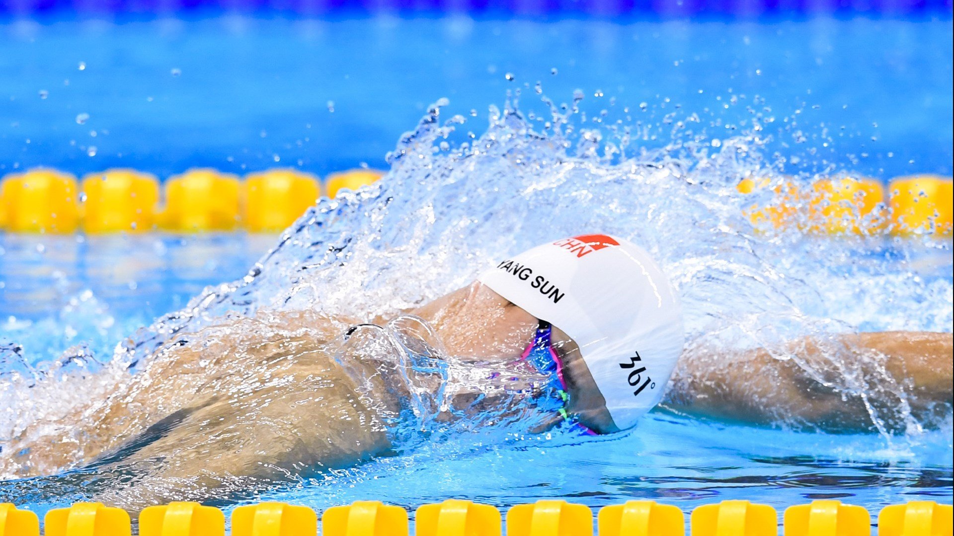 篮球赛场焦点！荷兰队对阵意大利队，豪门翻车，赛后引发巨大争议
