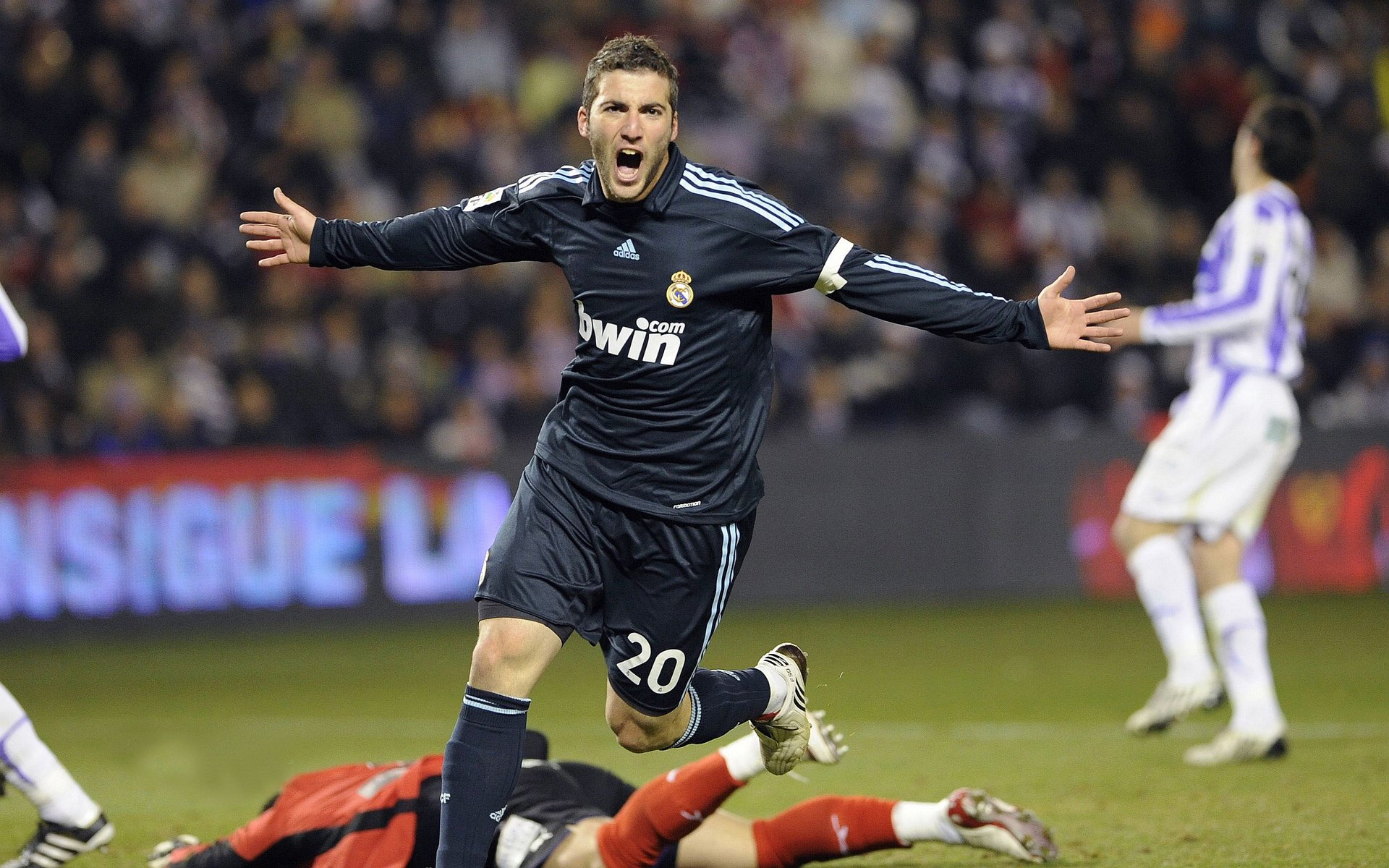 王楚钦手感滚烫，带领热刺爆冷那不勒斯，赛后一句话霸气侧漏