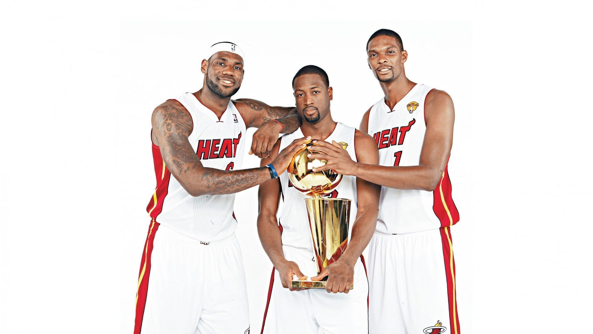 乒超联赛四强战激情夜!马龙里突外投,利雅得新月惊险迈阿密热火